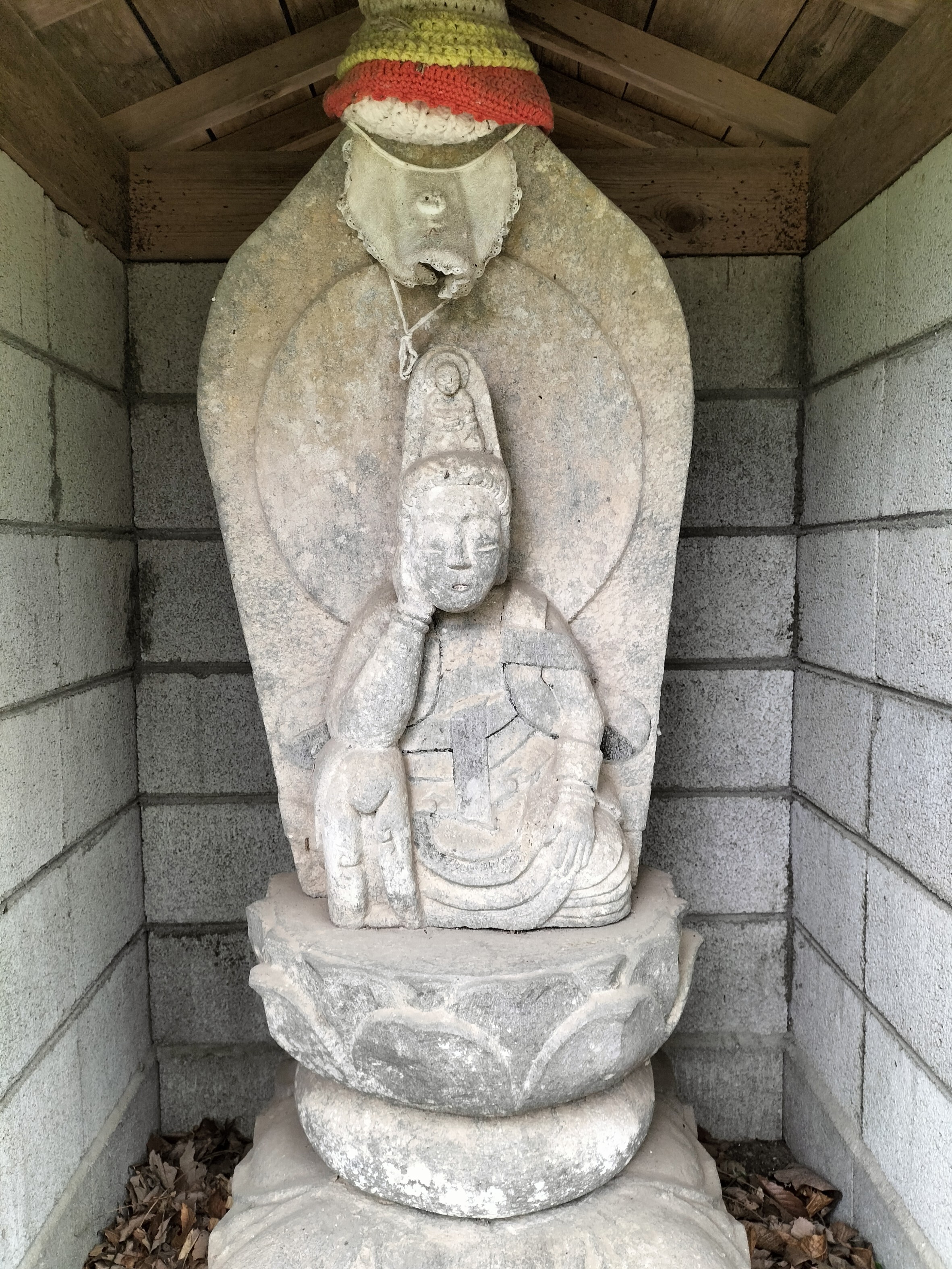 番外面替石仏.jpg