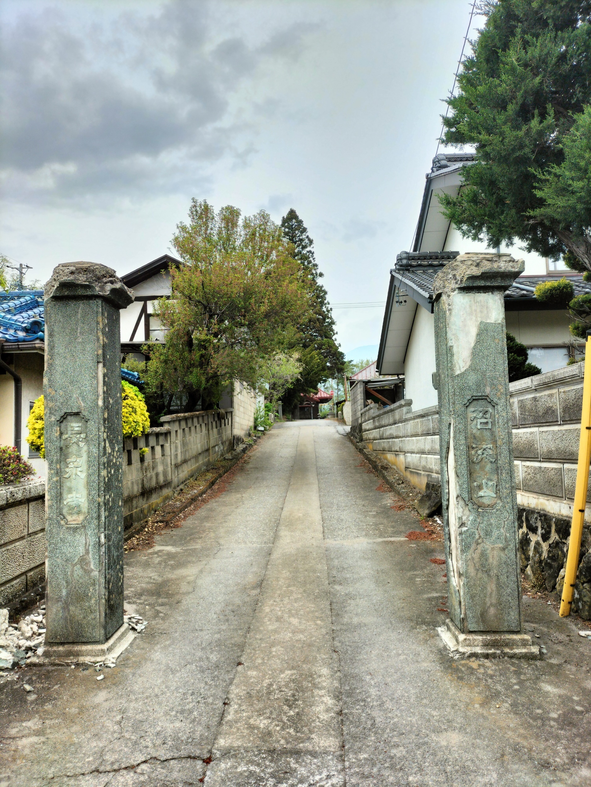 5番札所山門.jpg