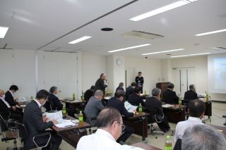 議員視察研修５.JPG